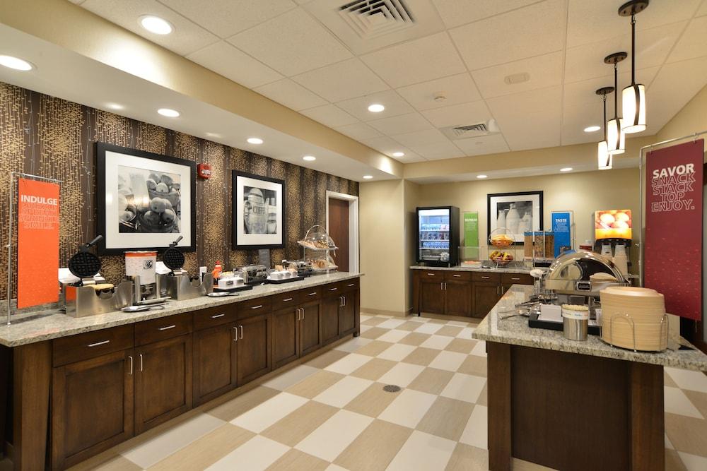 Hotel Hampton & 3*