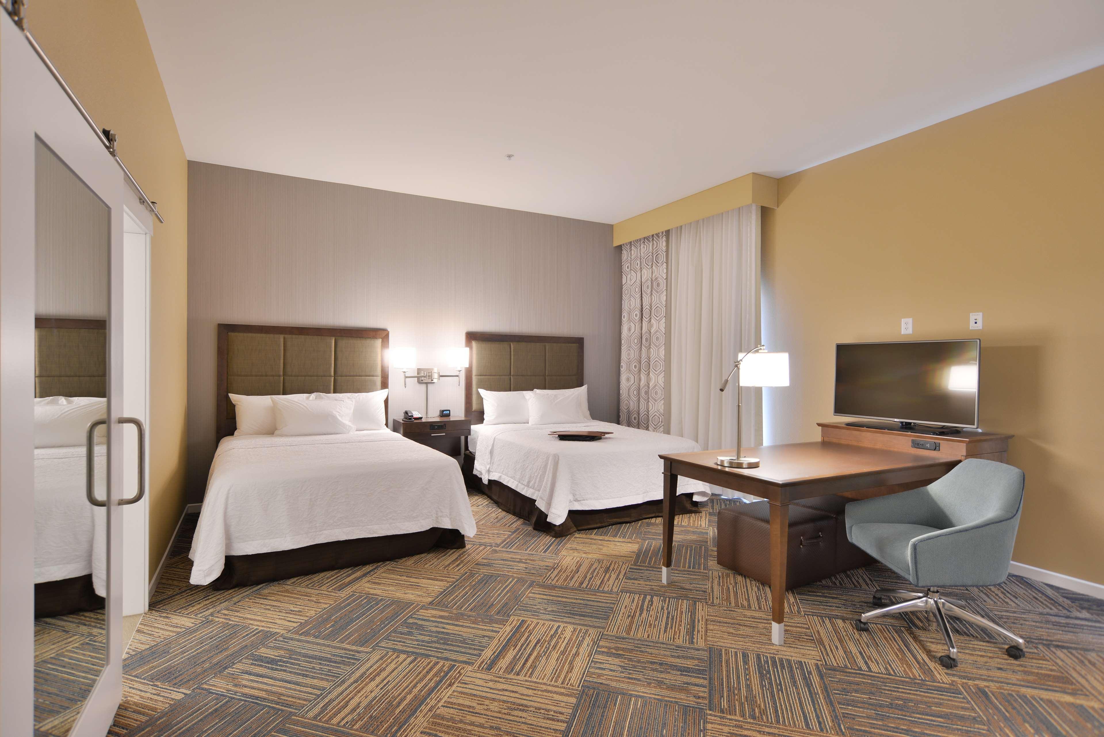 Hotel Hampton &